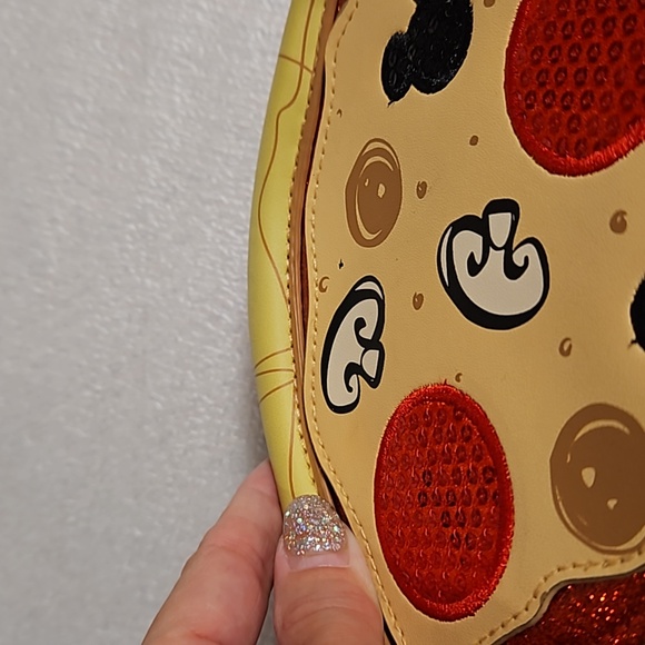DISNEY Buon Appetito slice of pizza crossbody bag NWOT sequins glitter Mickey - Picture 9 of 10